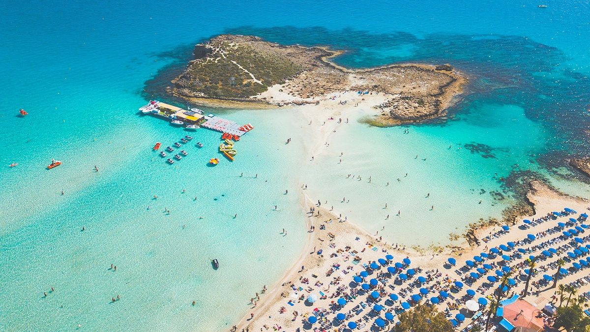 Береговая линия Кипра уничтожается Береговая линия Кипра уничтожается