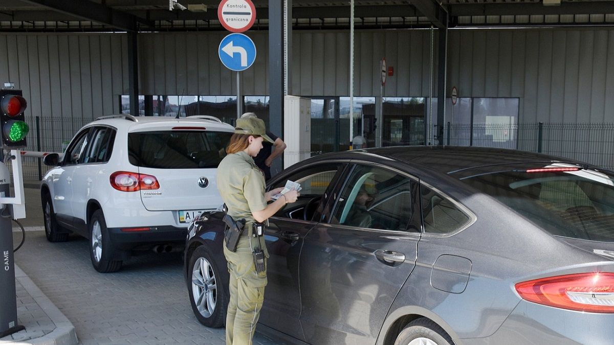 Проверка на границе с Польшей Проверка на границе с Польшей