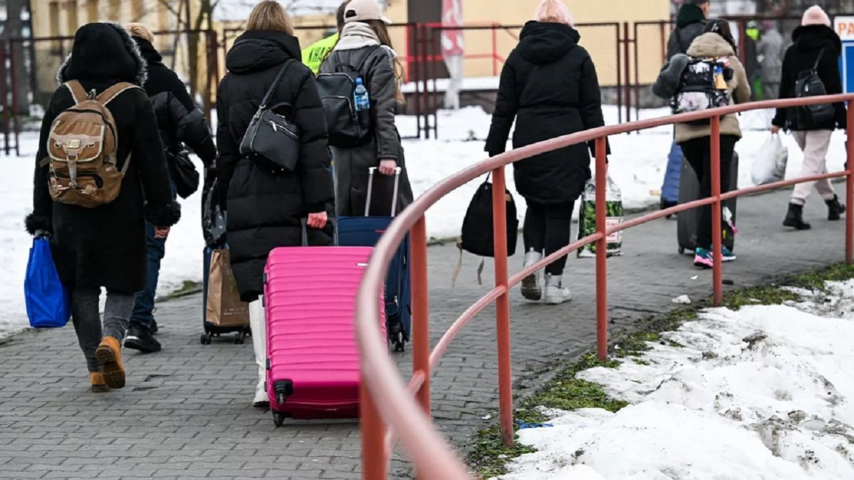 Динамика выезда за границу уменьшилась в 11 раз Динамика выезда за границу уменьшилась в 11 раз