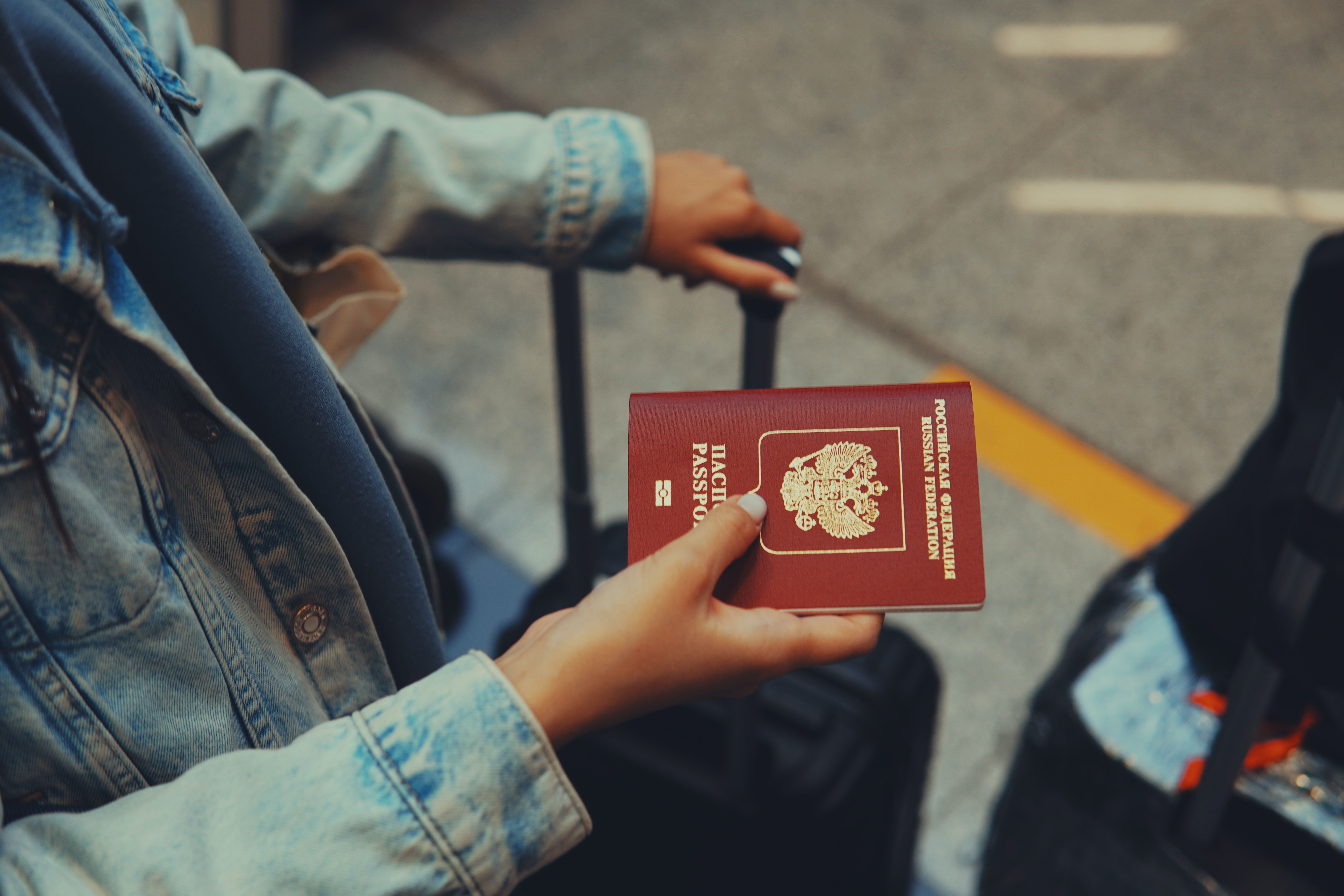 Швейцарія обмежує видачу віз власникам російських паспортів