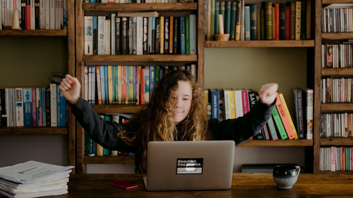 Школьники за границей должны оставаться в украинском контексте Школьники за границей должны оставаться в украинском контексте