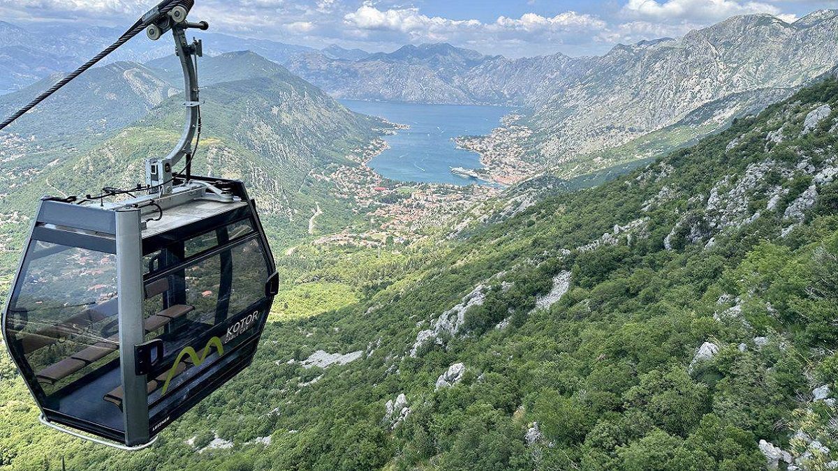 Канатная дорога стала туристическим хитом Черногории