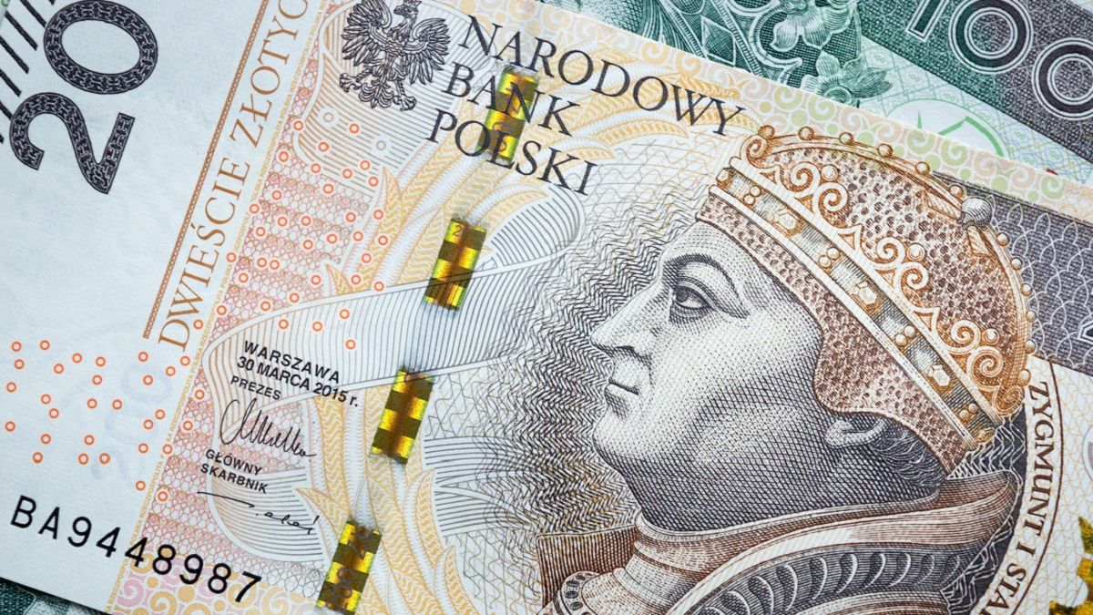 Польща знову підіймає мінімальний оклад Польща знову підіймає мінімальний оклад