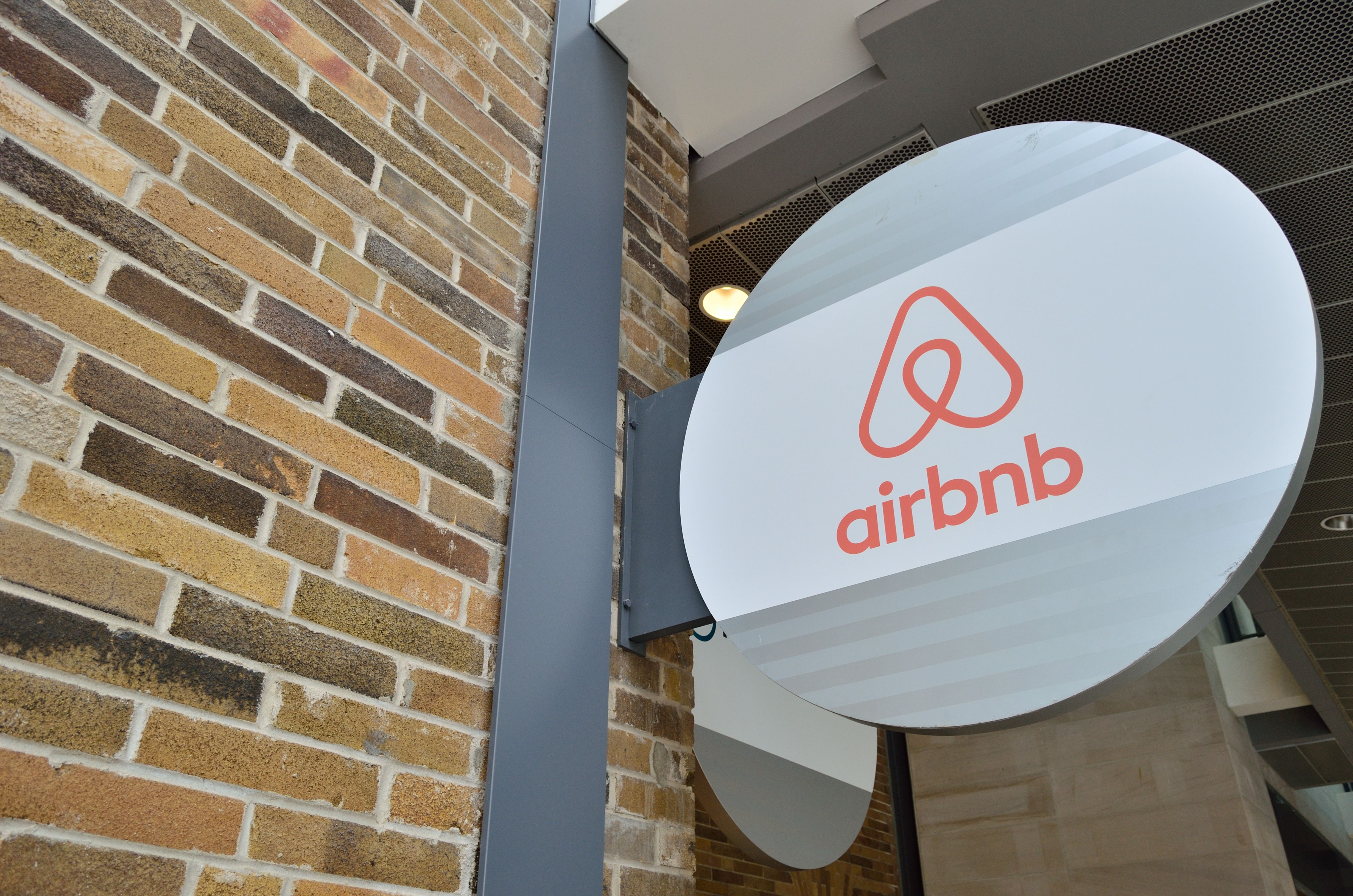 Airbnb представляє нові функції сервісу Airbnb представляє нові функції сервісу
