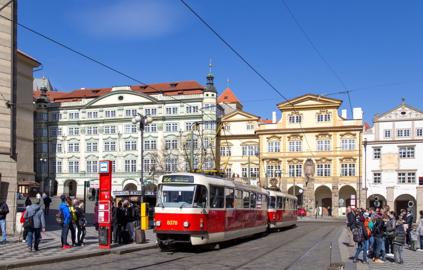 Прага отменяет льготы на проезд для украинцев