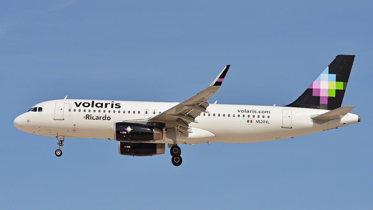 Літак Volaris не міг злетіти кілька годин Літак Volaris не міг злетіти кілька годин