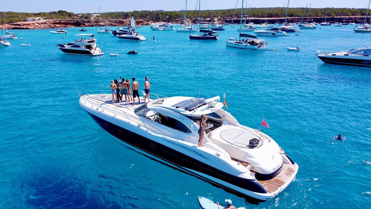 Гостей Ібіци та Майорки можуть чекати нові обмеження Гостей Ібіци та Майорки можуть чекати нові обмеження