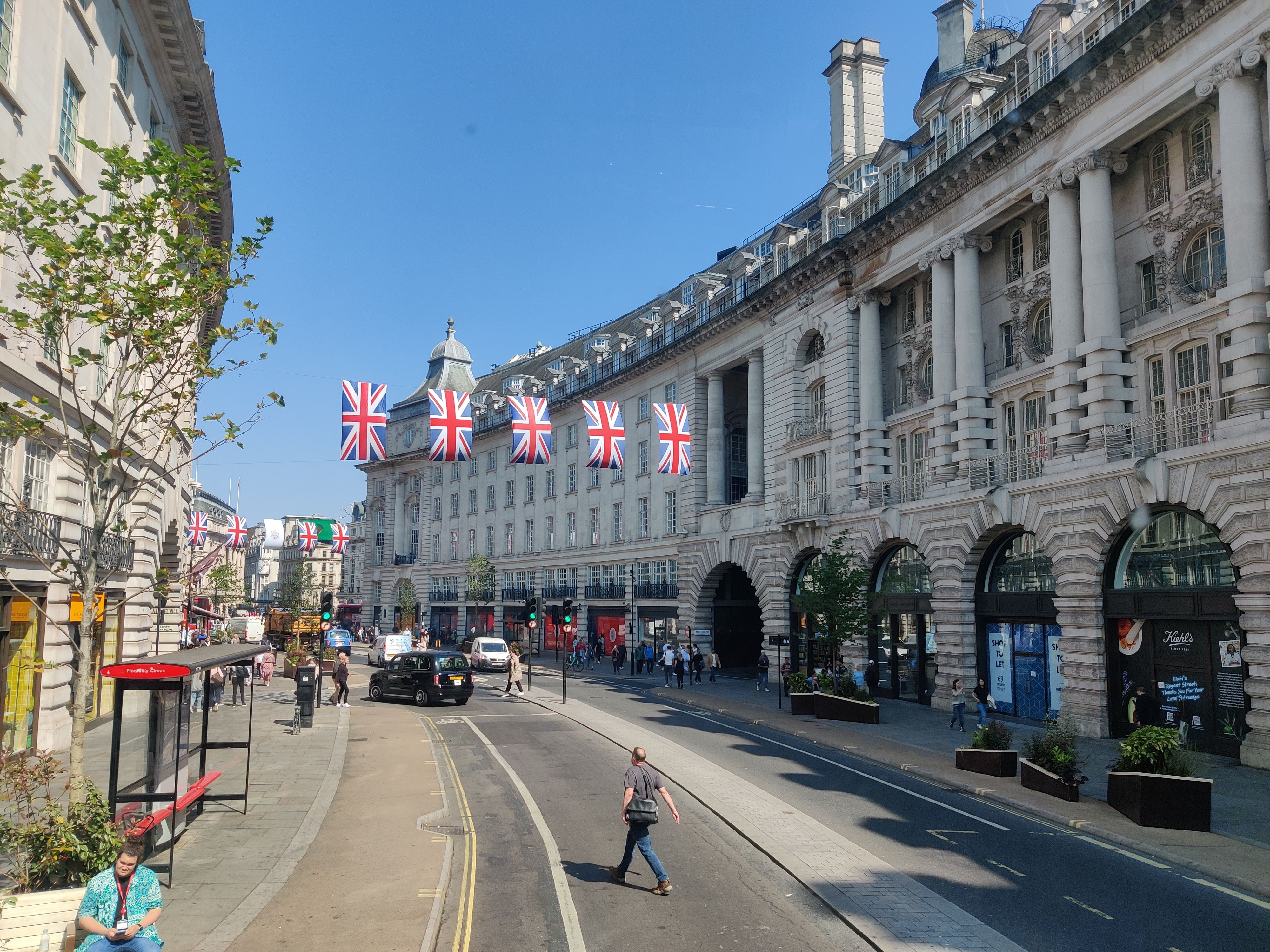 Сотні українських біженців у Британії втрачають спонсорів Сотні українських біженців у Британії втрачають спонсорів