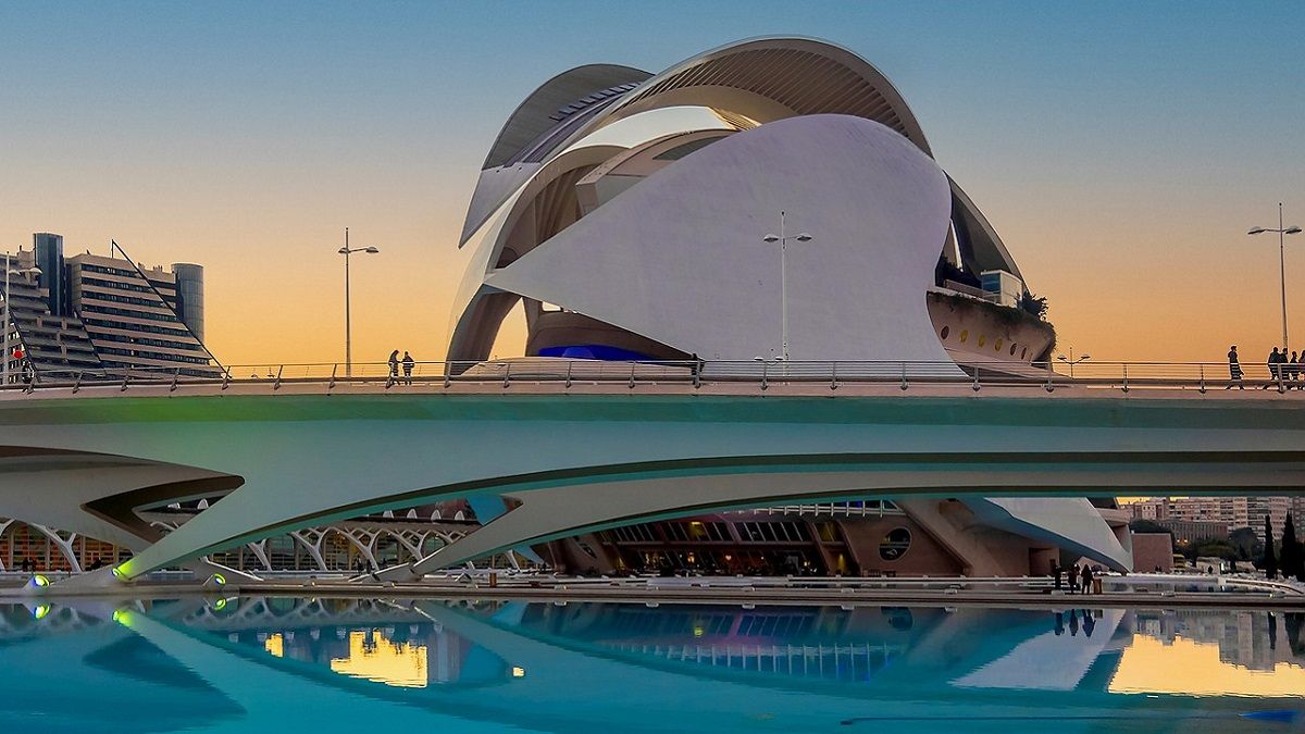 У Валенсії місяць тестували скорочений графік роботи У Валенсії місяць тестували скорочений графік роботи