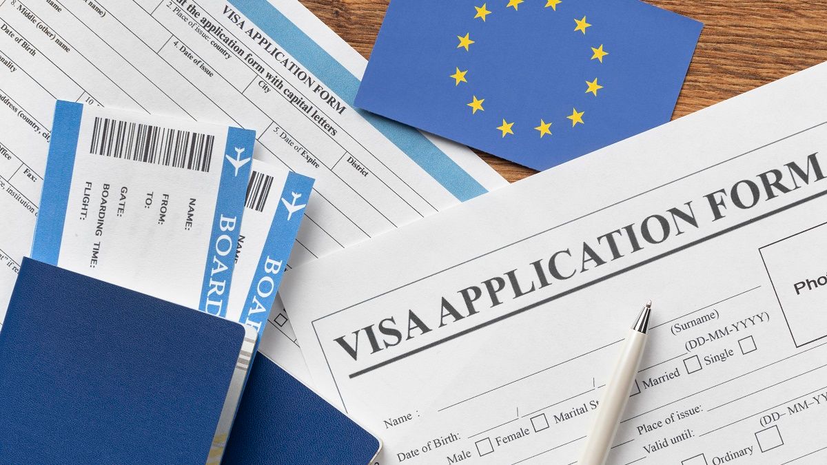 Граждане РФ продолжают ездить в Европу Граждане РФ продолжают ездить в Европу