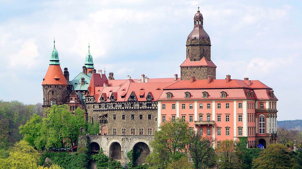 Замок Ксенж в Польше