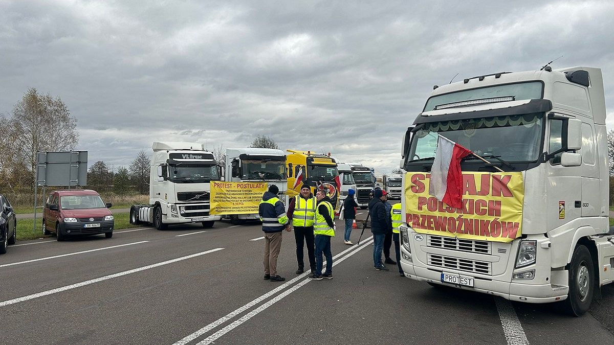 Польские перевозчики продолжают забастовку