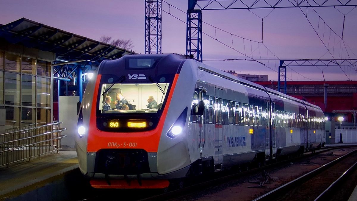 Железнодорожное сообщение заменило украинцам авиационное Железнодорожное сообщение заменило украинцам авиационное