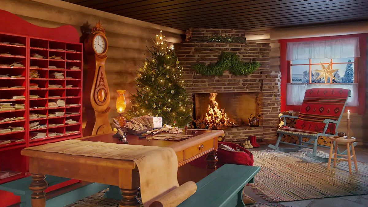 Домик Санты приглашает туристов Домик Санты приглашает туристов