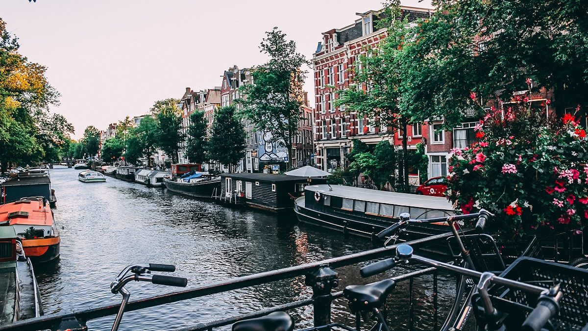 Столица Нидерландов меняет подход к туризму