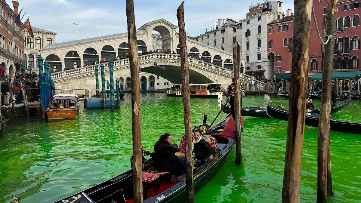 Гранд-канал Венеции в субботу выглядел так