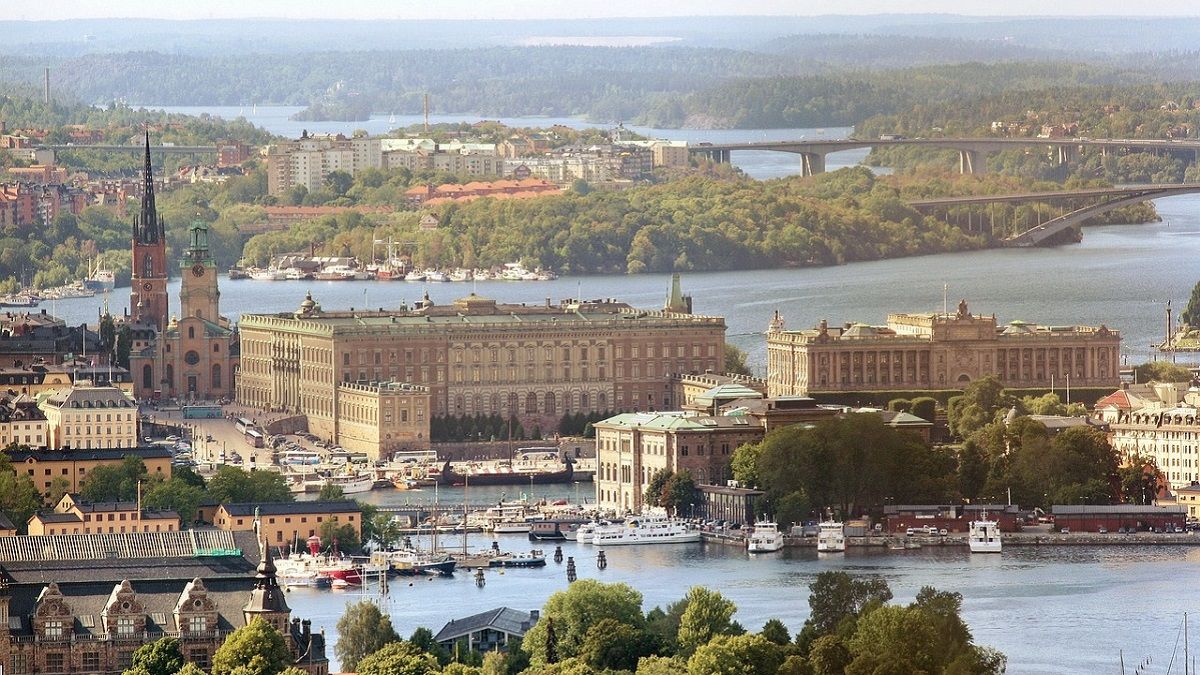 Украинцам не выплачивают заработанные деньги в полном объеме Украинцам не выплачивают заработанные деньги в полном объеме