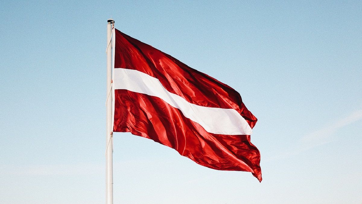 Латвия выселит россиян, которые не продлили виды на жительство Латвия выселит россиян, которые не продлили виды на жительство