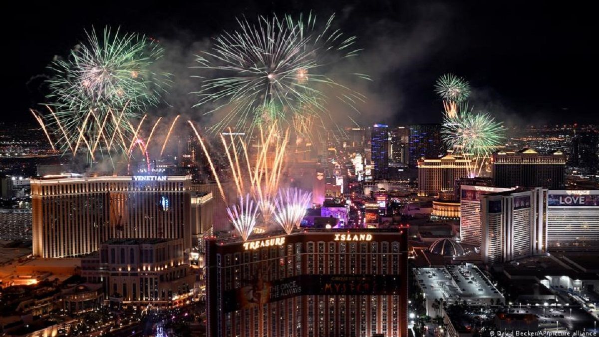 Салют в Лас-Вегасе Салют в Лас-Вегасе