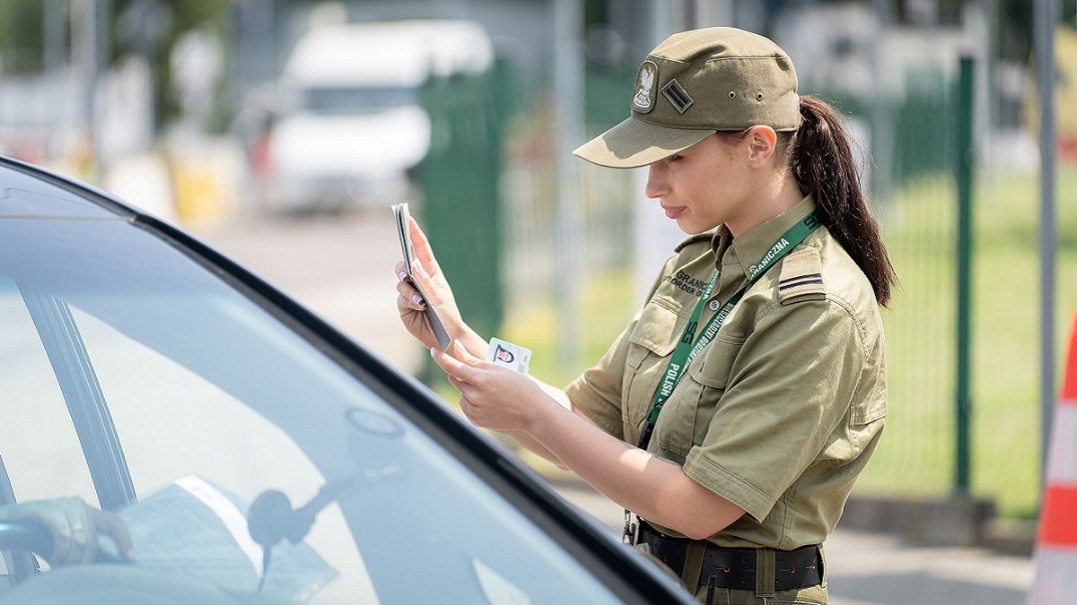 Украинцы больше всего пересекают границу именно с Польшей Украинцы больше всего пересекают границу именно с Польшей
