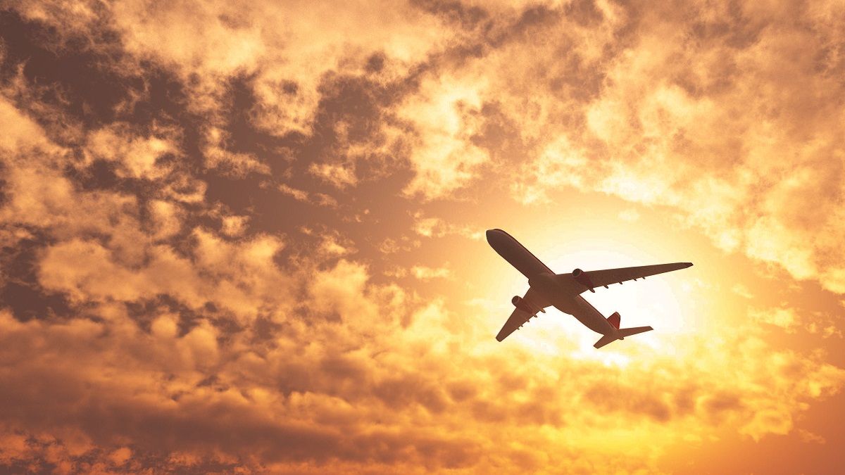 Перелет, который должен был перенести пассажиров в прошлое, отложили Перелет, который должен был перенести пассажиров в прошлое, отложили