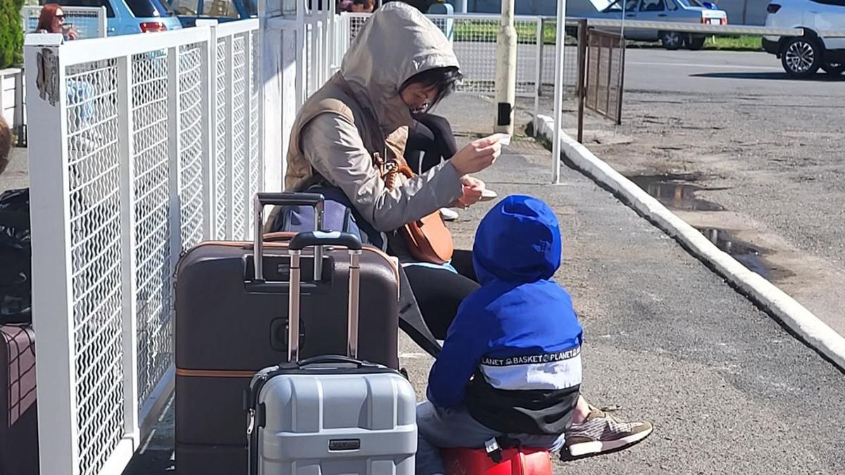 Скільки українських дітей перебувають за кордоном Скільки українських дітей перебувають за кордоном