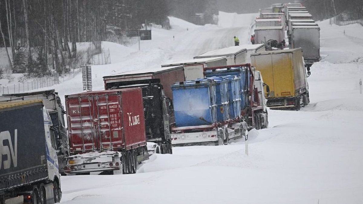 Огромная пробка в Швеции Огромная пробка в Швеции