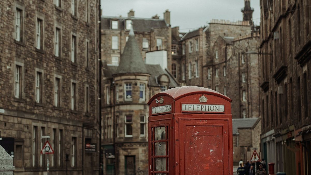 Уряд припиняє фінансувати проживання біженців Уряд припиняє фінансувати проживання біженців