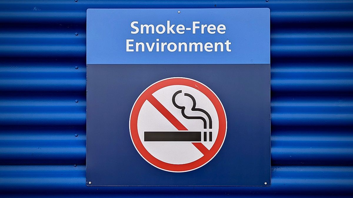 Латвия вводит новые ограничения для курильщиков