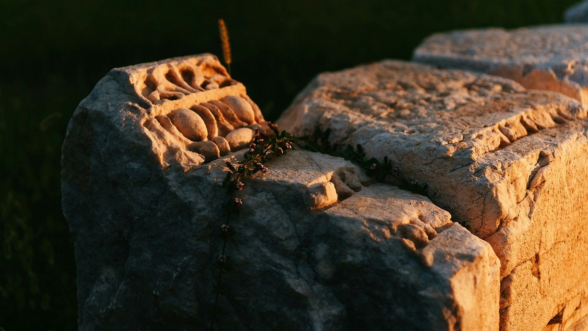 На острові Евія виявили стародавній храм зі скарбами На острові Евія виявили стародавній храм зі скарбами