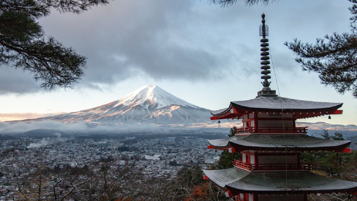 Япония вводит плату за посещение горы Фудзи