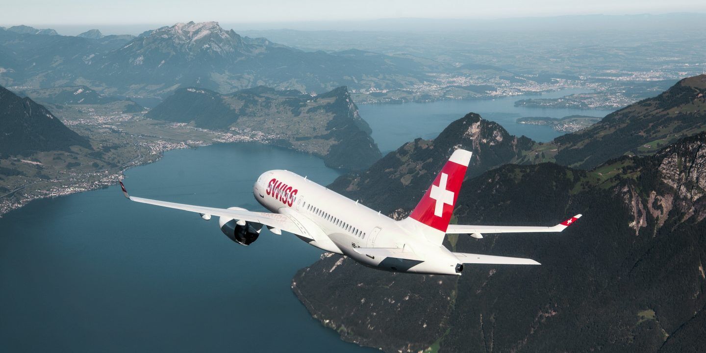 Авиакомпания Swiss разрешит бортпроводникам пирсинг и тату