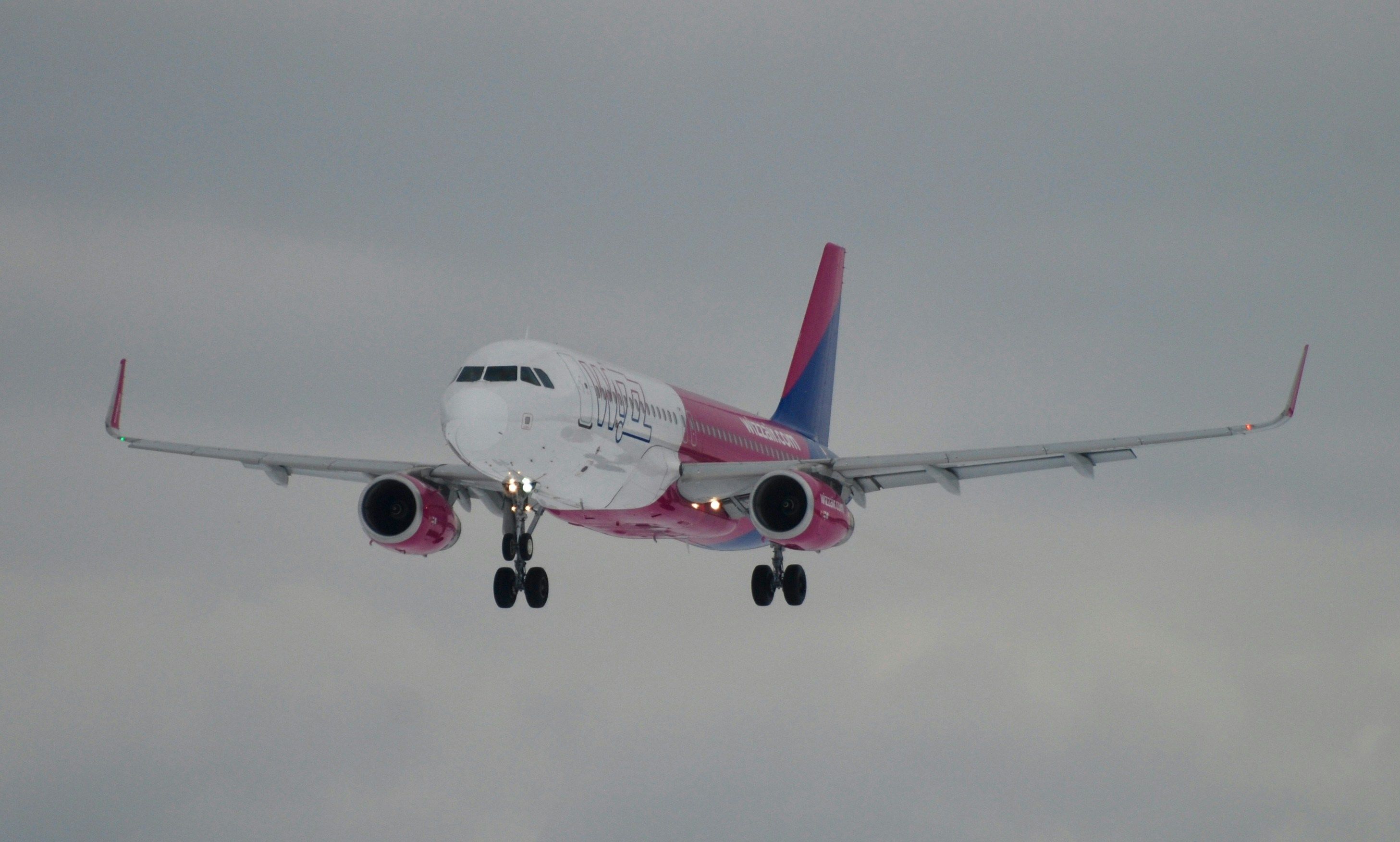 Wizz Air скасовує десятки рейсів з Польщі - список