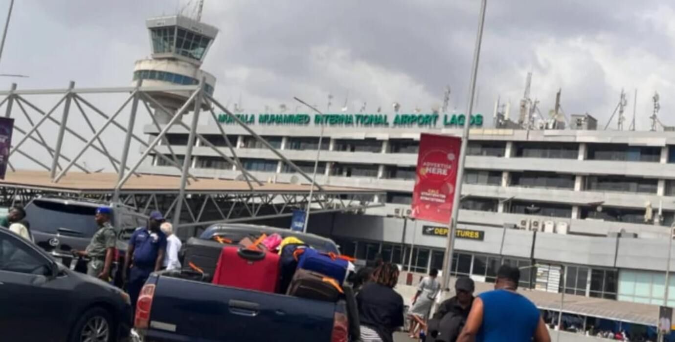 У Нігерії пасажири розгромили аеропорт через скасований рейс