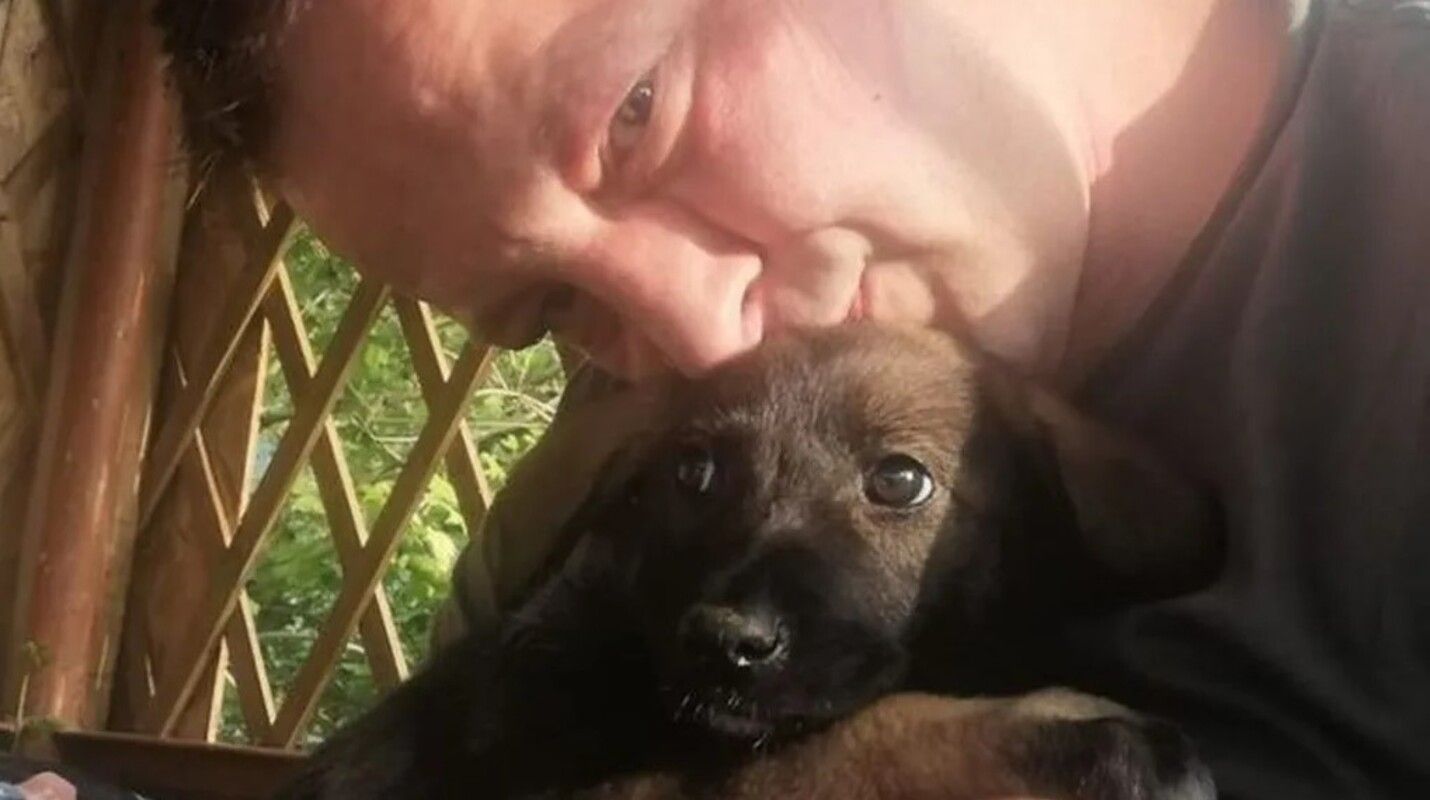 Джуліан Хейлз з Шеффілда їздить в Україну, аби допомагати тваринам Джуліан Хейлз з Шеффілда їздить в Україну, аби допомагати тваринам