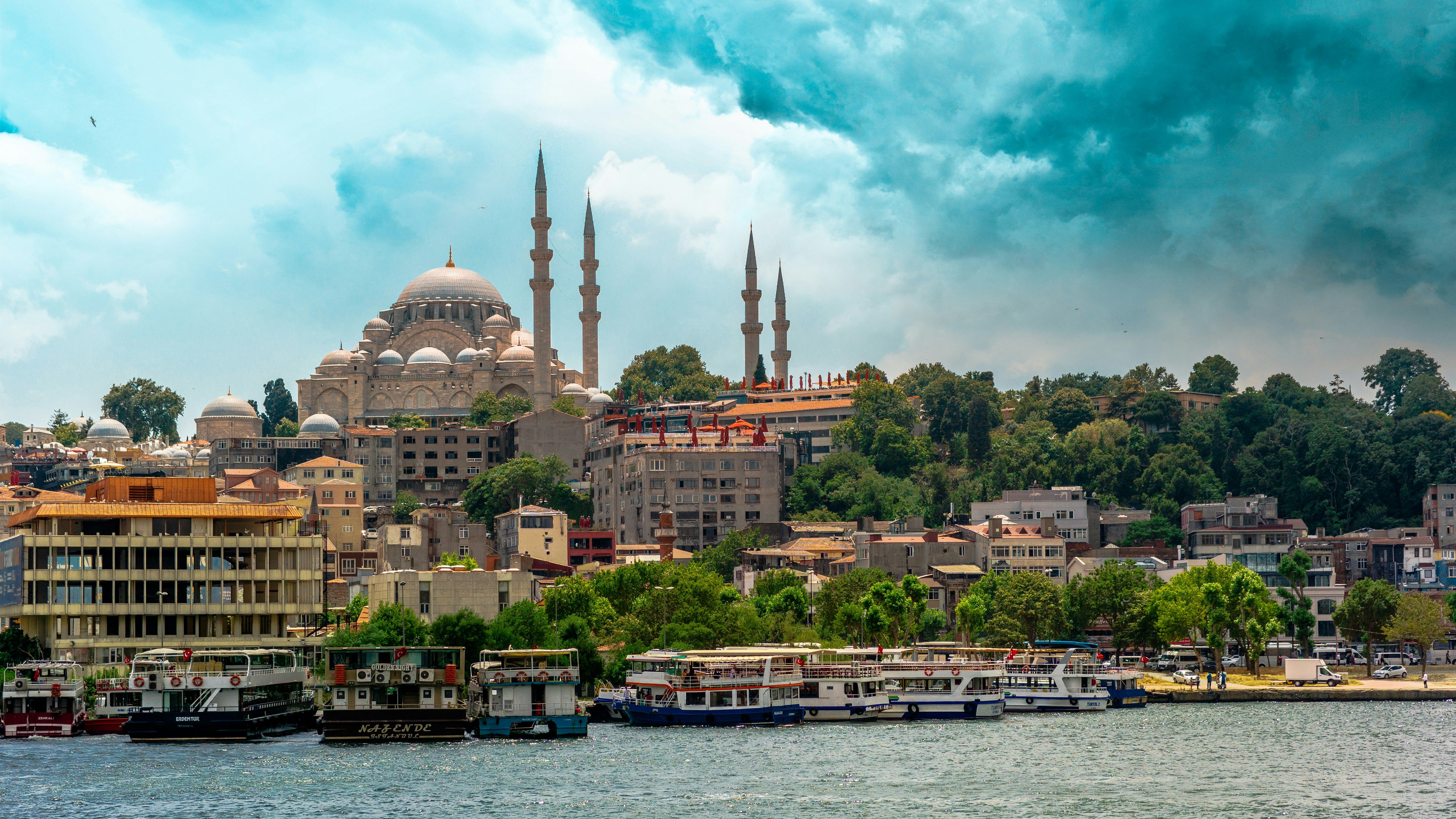 Стамбул визнали найпопулярнішим містом Європи для весняного сіті-брейку