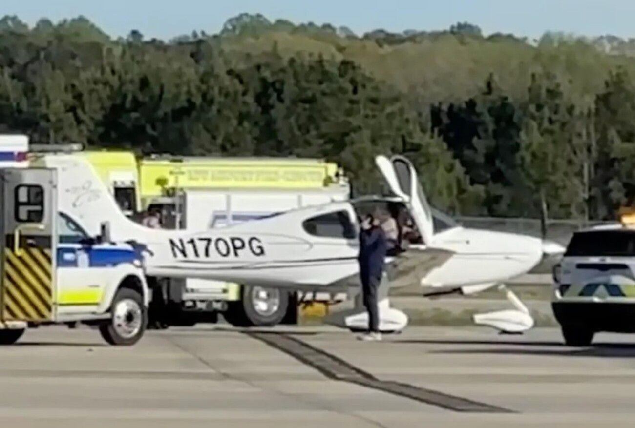 Пилот Джозеф Изатт потерял сознание за штурвалом - самолет пришлось пасадить пассажиру