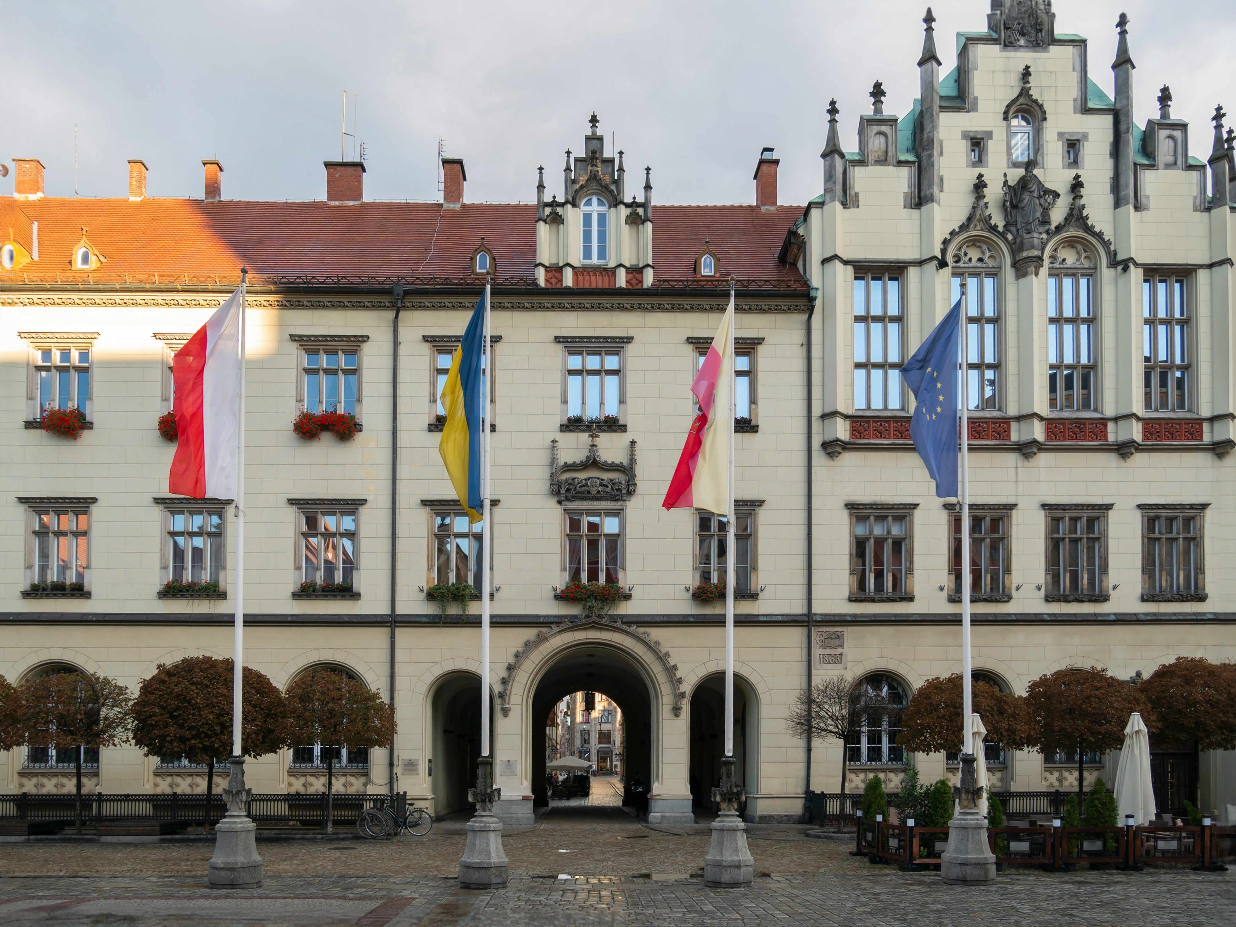 Польща змінить правила для українців та врахує ситуацію з військовозобов'язаними