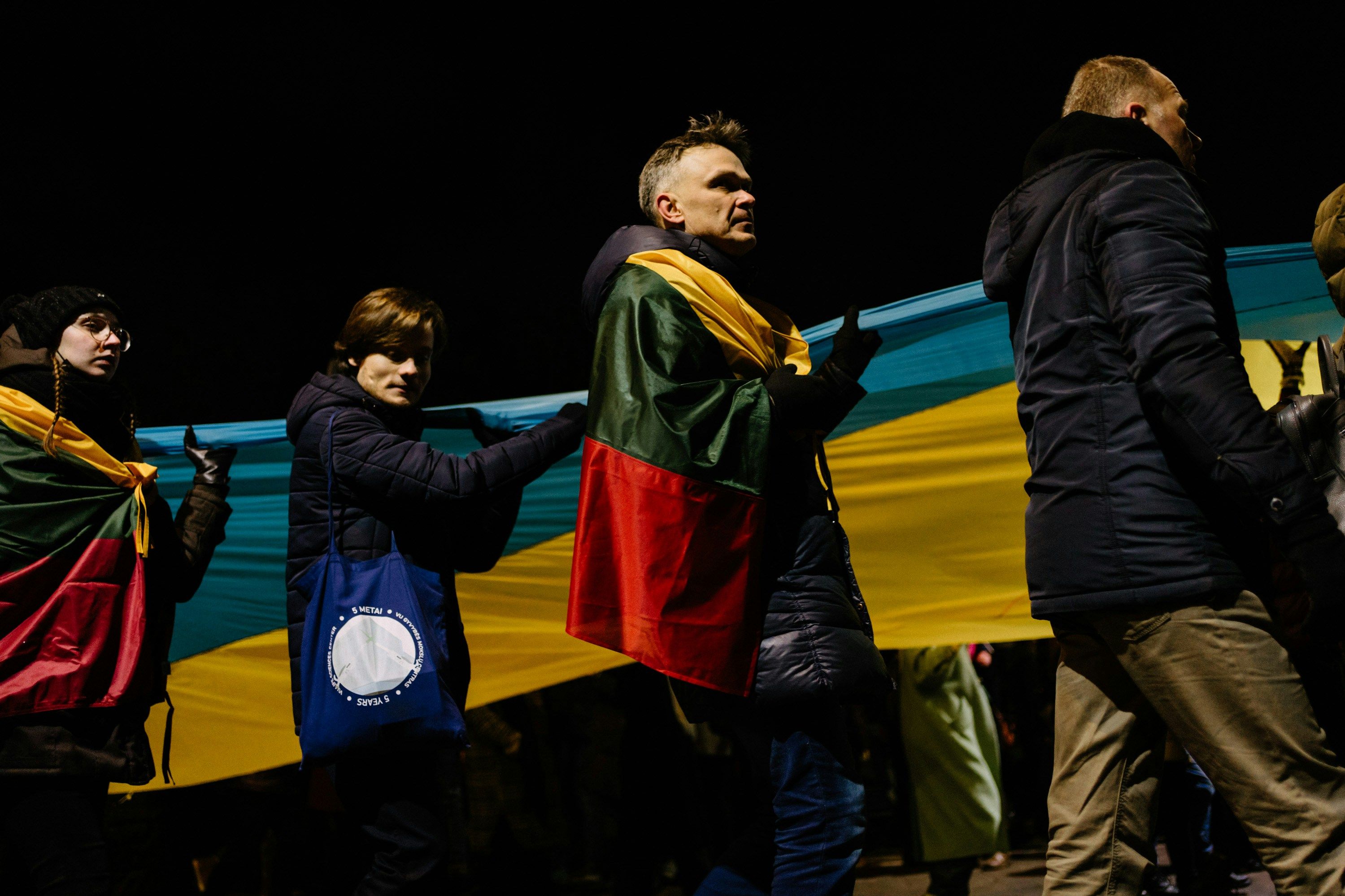 Украинцы в Литве - при каком условии страна может не выдать вид на жительство мужчинам