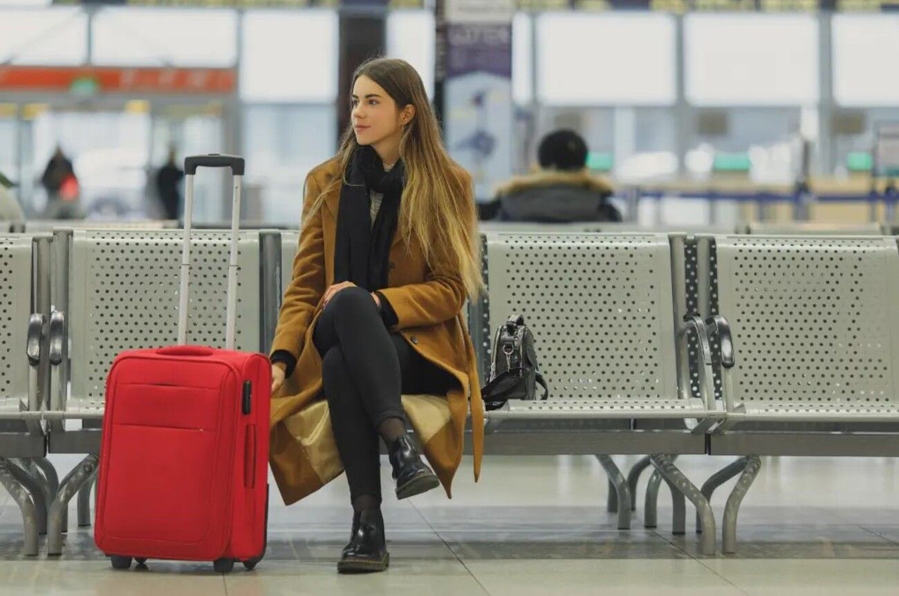 У тіктоці набирає обертів тренд про червону валізку - в авіакомпанії відреагували