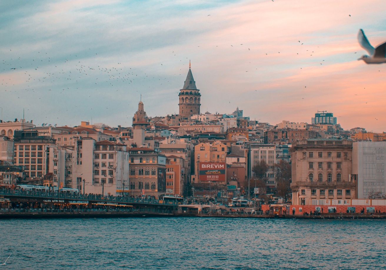 В Стамбуле вновь открыли Галатскую башню