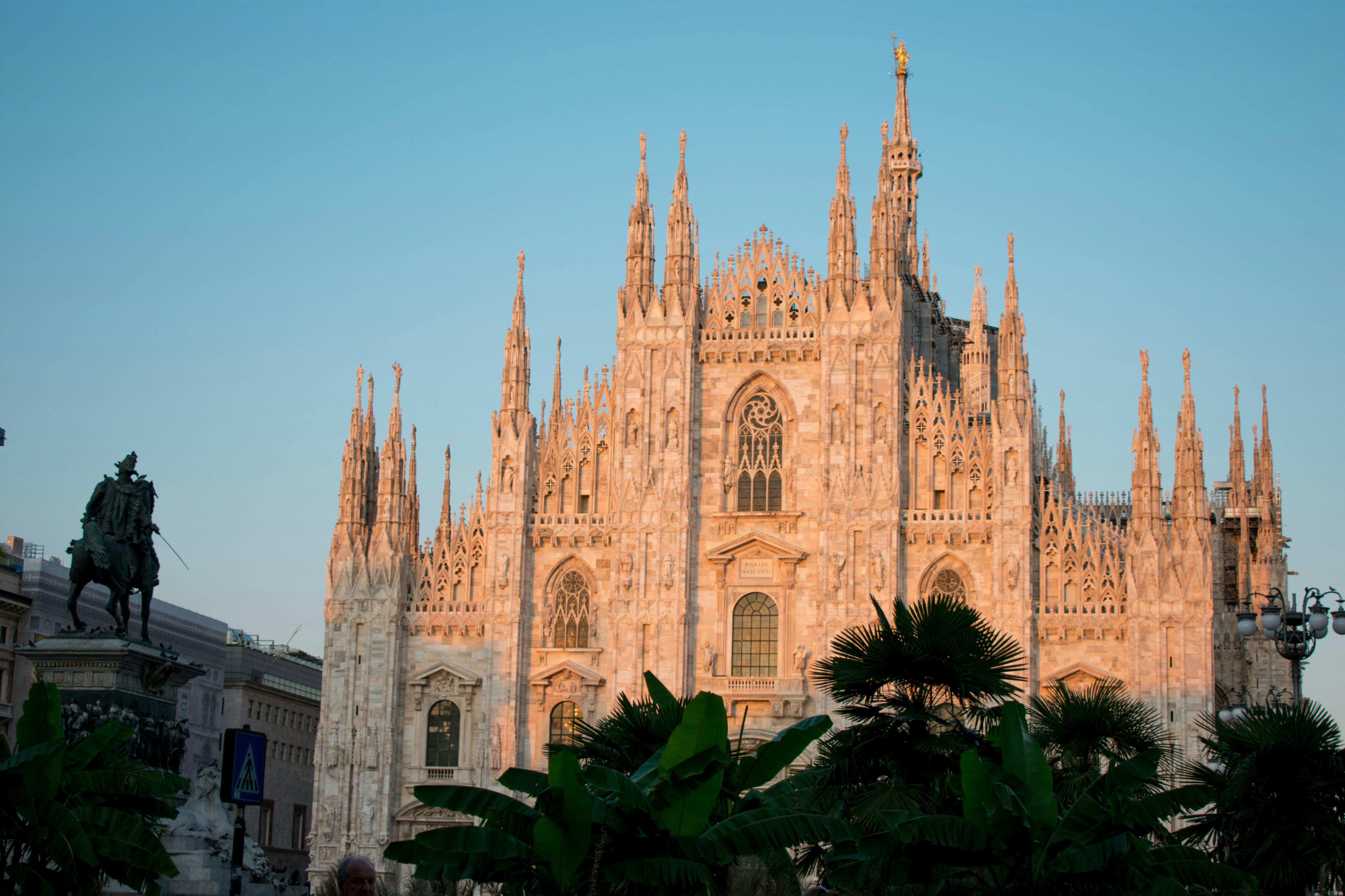 Отпуск в Италии лето 2024 - из Милана к морю запустили дополнительные поезда