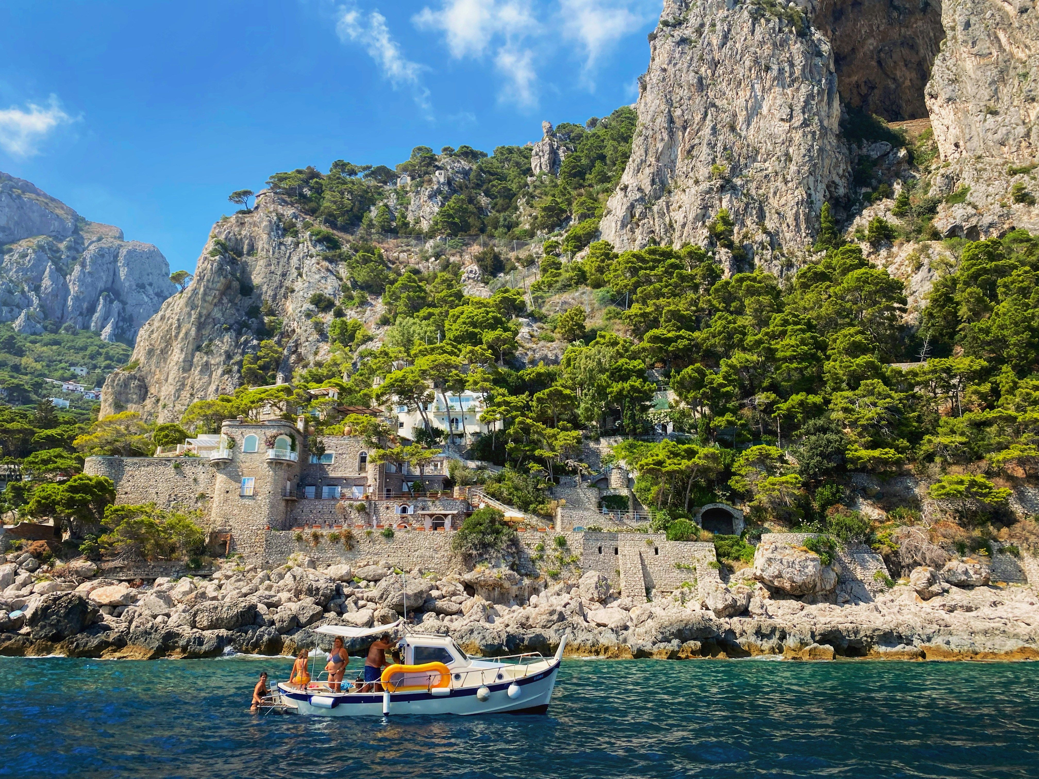 Туристам заборонили в'їзд на італійський острів Капрі